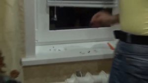 Установка горизонтальных жалюзи на пластиковые окна