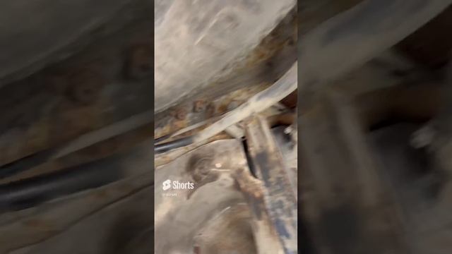 Гнилая Volvo XC90. Климат и соль на дорогах Санкт-Петербурга не щадит никого. смотреть онлайн