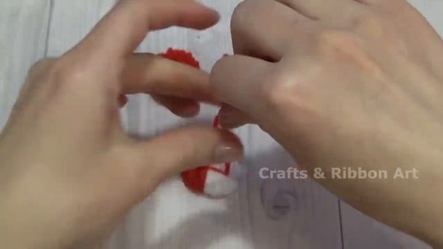 Super Easy Pom Pom Heart Making with Fork - Amazing Craft Ideas with Wool - How to Make Yarn Heart смотреть онлайн