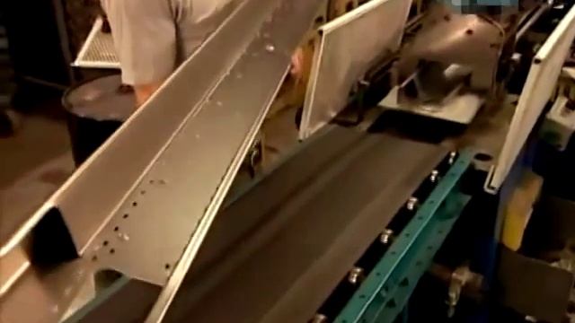 Как делают плинтусные радиаторы для обогрева смотреть онлайн