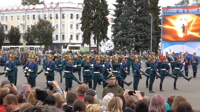 Рота специального караула Президентского полка Строевые приемы !!!.mp4 смотреть онлайн