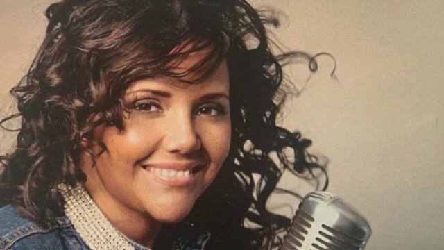 Cassandra - Almost смотреть онлайн