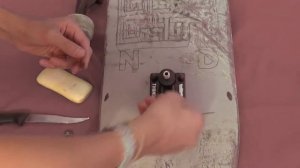 что делать если скрипят подвески на скейтборде ?