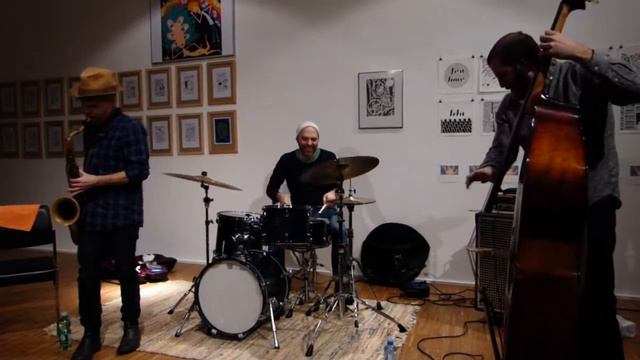 Chris Speed & Chris Tordini & Dave King - Galerie Maerz, Linz, Austria, 2015-03-12 - 01. Really Ok смотреть онлайн