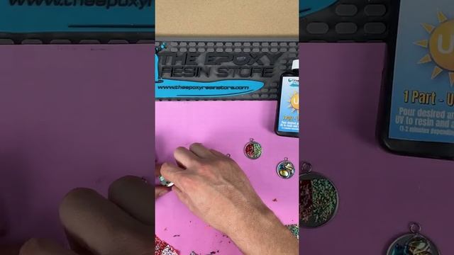 UV Light Epoxy RESIN - Use this to Create Ultra Clear Projects -The Epoxy Resin Store смотреть онлайн