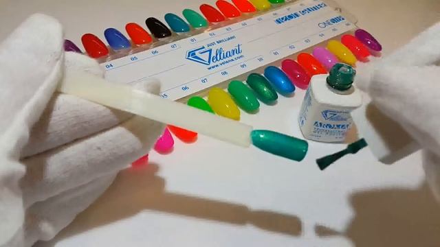 Трехфазный гель - лак Aroma Collection Gelliant #009 Малахит смотреть онлайн