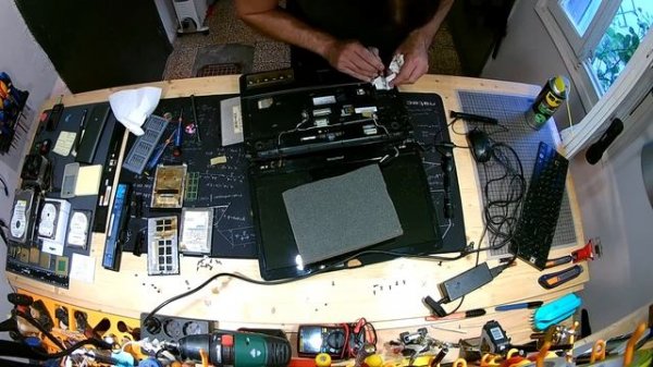 eMachines E525 / Full Disassembly - Hard Disk Replacement - Memory Upgrade - Cleaning Service