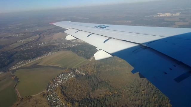 Посадка самолета SSJ-100 в аэропорту Шереметьево смотреть онлайн