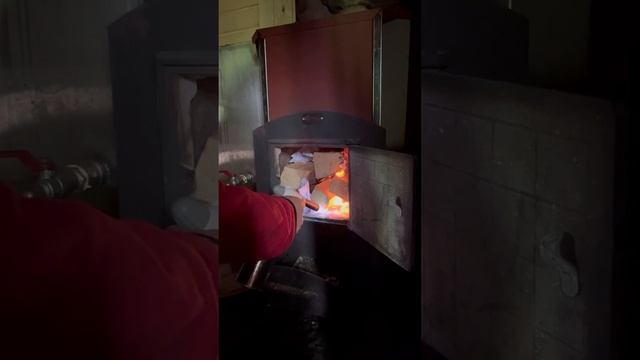 ТОПИМ ПЕЧКУ #рекомендации #деревня #хочуврек #лето #дача #баня #печи #алинабелка #любитель #топ смотреть онлайн