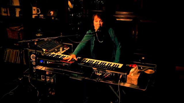 IKO IKO (Using Looper) смотреть онлайн