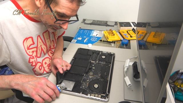 Replacing The Battery In 15