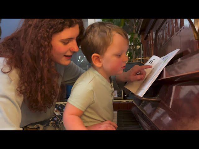 Gavriil Wants To Learn Notes - Гаврилушка сам захотел учить нотки