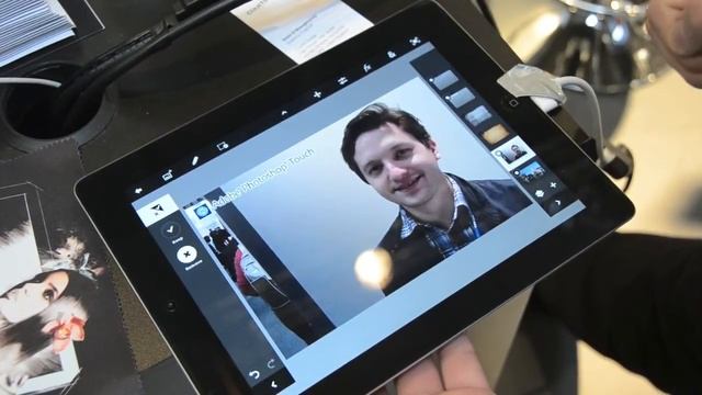 Photoshop Touch per iPad 2 - MWC 2012 смотреть онлайн