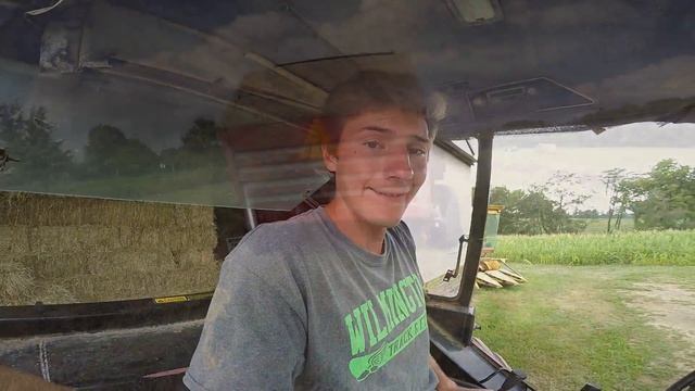 Brad's First Time Round Baling смотреть онлайн