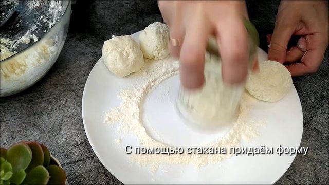 Самые нежные, ТВОРОЖНЫЕ СЫРНИКИ за 5 минут. Вкусный и полезный завтрак #рецепты #сырникиизтворога смотреть онлайн