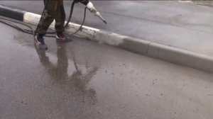 Как лучше очистить придорожные бордюры от краски