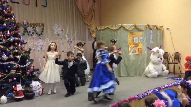 Новогодний вальс смотреть онлайн