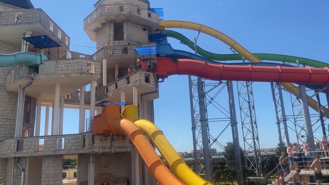АКВАПАРК NESSEBAR И ЕГО АТТРАКЦИОНЫ ВСТРЯХНУТ ВАС / Эти аттракционы заставляют сердце биться сильне смотреть онлайн