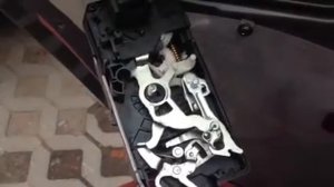 Opel astra h 2007. Ремонт замка задряя дверь