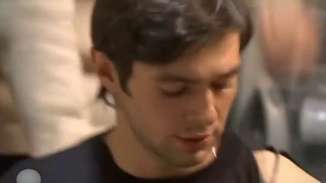 Вот как надо СТОЯТЬ за БРАТА! смотреть онлайн