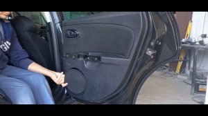 How to remove the front and rear door panels and replace the speakers on a Seat Leon