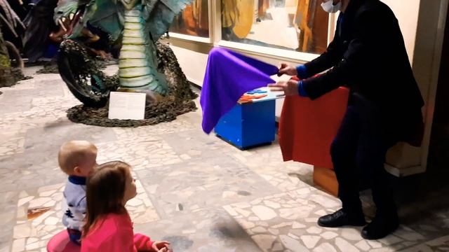 Драконы, Змей Горыныч, Водный дракон, Императорский дракон и фокусы! Выставка Мир Драконов смотреть онлайн