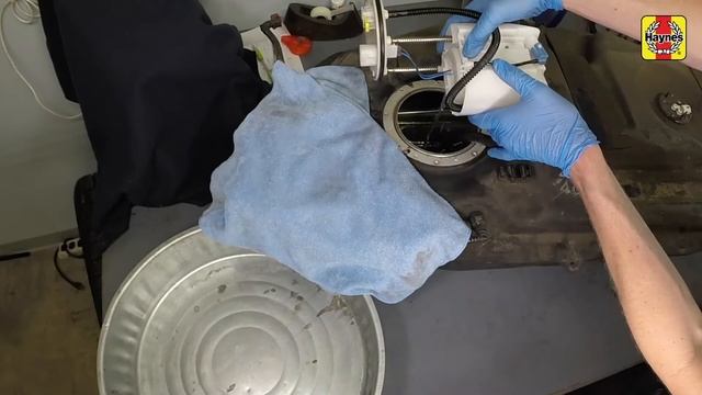 How to Replace the fuel pump on the Toyota RAV4 2013 to 2018 смотреть онлайн