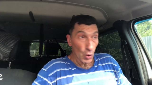 Забегает в Спальню и кричит: - Муж вернулся! ... | Смешные Свежие Анекдоты смотреть онлайн