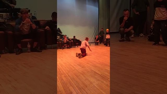 Брейк-данс, #bboy Халк 8 лет MAXI BATTLE Екатеринбург?#breaking #танцы смотреть онлайн