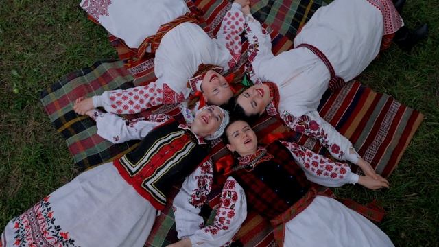 Садок вишневий коло хати - З..Грицьком. Cinematic Lumix g7 + 12-35mm 2.8 + 25mm1.7 + 42.5mm1.7. смотреть онлайн