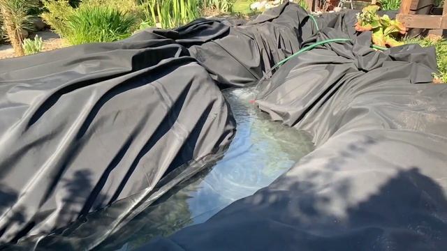 ДАЧНЫЙ ПРУД СВОИМИ РУКАМИ. Расширили наш прудик с рыбками. Обзор смотреть онлайн