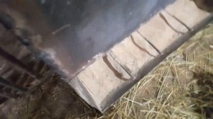 Бункерная кормушка в  эксплуатации.