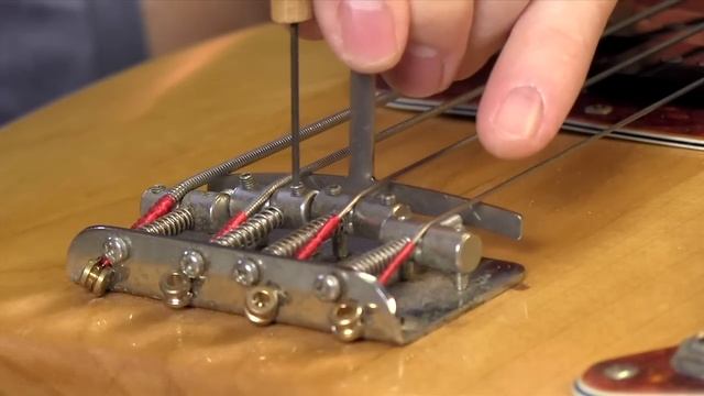 Fixing fret buzz: raising the saddles смотреть онлайн