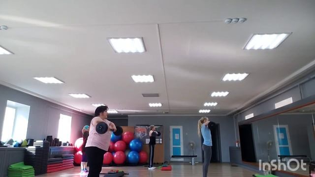 Силовая с мини штангой и гантелями. смотреть онлайн