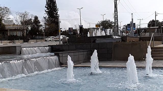 МИГДАЛЬ ХА ЭМЕК ФОНТАНЫ/960fps/ מגדל העמק смотреть онлайн