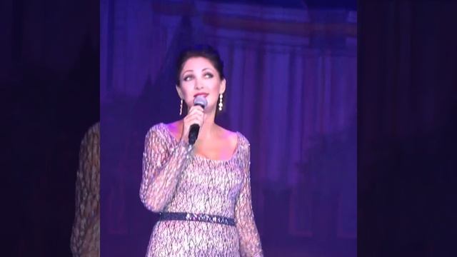 Звать любовь не надо     исп.Ирина Суханова