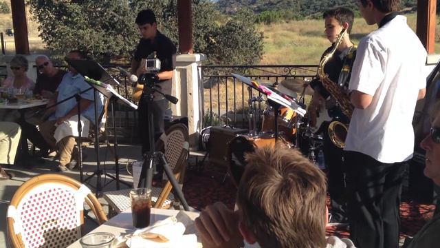 Tetrachord Playing "Invitation" смотреть онлайн