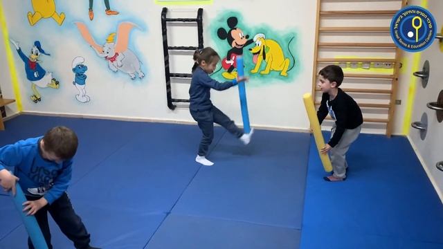 Fun Activities - Indoor Noodles Games - Tiny Tennis - January 2020 смотреть онлайн