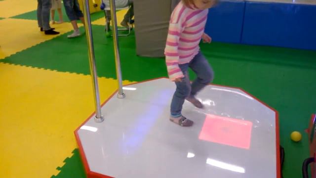 Лена в "Веселом городе" смотреть онлайн