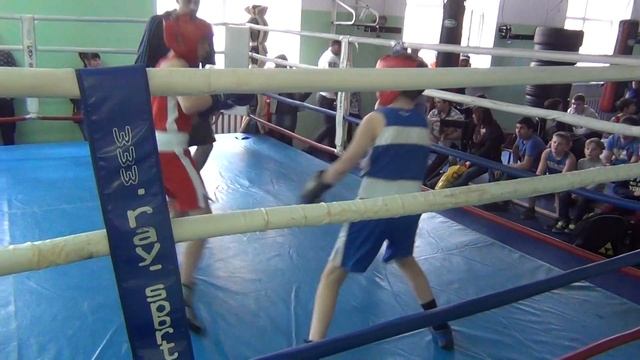 Елисей Годовиков (красный угол), "Первая перчатка" апрель 2017 - 1 раунд смотреть онлайн