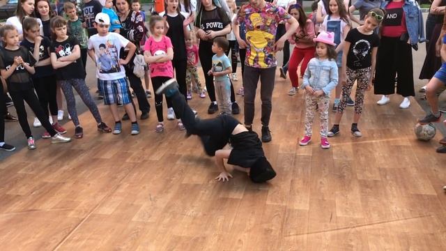 Выход b-boy Мирон (10 лет) - 29 апреля 2018 смотреть онлайн