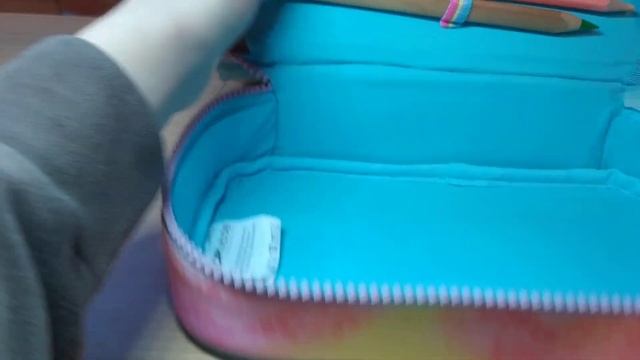 Новый пинал и что внутри. Новое интересное видео про начала школы ( 4 клас). смотреть онлайн