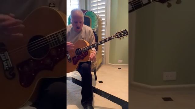 Norm at home playing his 1959 Gibson J-200 | Norman's Rare Guitars смотреть онлайн