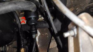 Lada Largus Не прокачивается сцепление. Как снять Главный цилиндр сцепления?