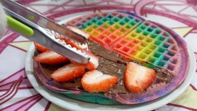만화를 찢고 나온? 와플소녀 사장님이 만드는 놀라운 무지개와플 Rainbow Waffles Made By An Anime Waffle Girl - Korean Street Foo