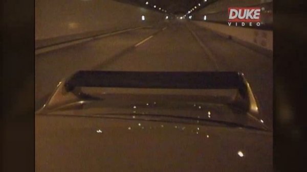 Smokey Nagata and the Nissan Skyline R33 | 205 mph / 328 km/h in a Tokyo Tunnel