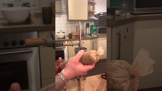 Сервелат мускатный и paprika wurst смотреть онлайн