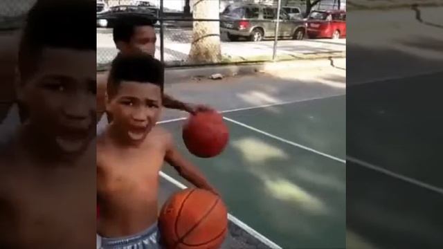 МАЛЕНЬКИЙ НЕГР ГОВОРИТ КРУТЫЕ ВЕЩИ. Instagram аккаунт @idi__na__xuy смотреть онлайн