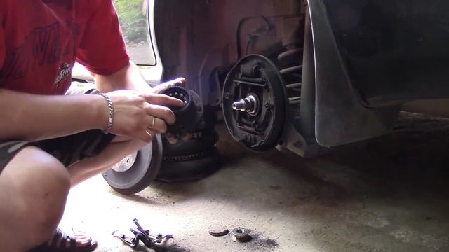 Замена заднего ступичного подшипника Skoda Octavia Tour