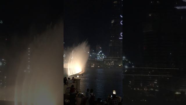 Поющий фонтан в Дубае. Арабская музыка смотреть онлайн